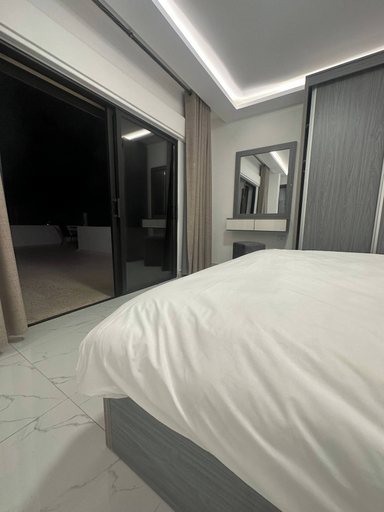 Room 3, JRE Cozy Rooftop Near Al Services 23, Salt