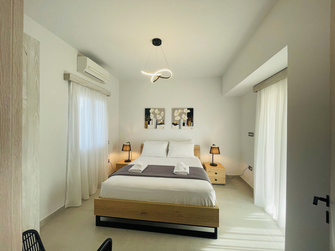 Others 4, Villa Rodelia nr2 in Roda, Ionian Islands