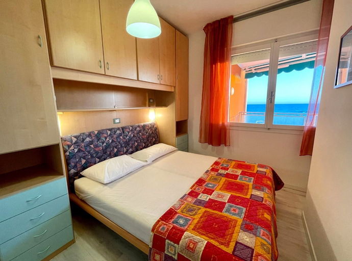 Bedroom 3, Wonderful Beachfront Apartment-beahost, Venezia