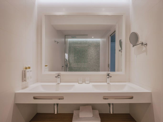 Bathroom 5, MIM Mallorca Member of Meliá Collection, Baleares