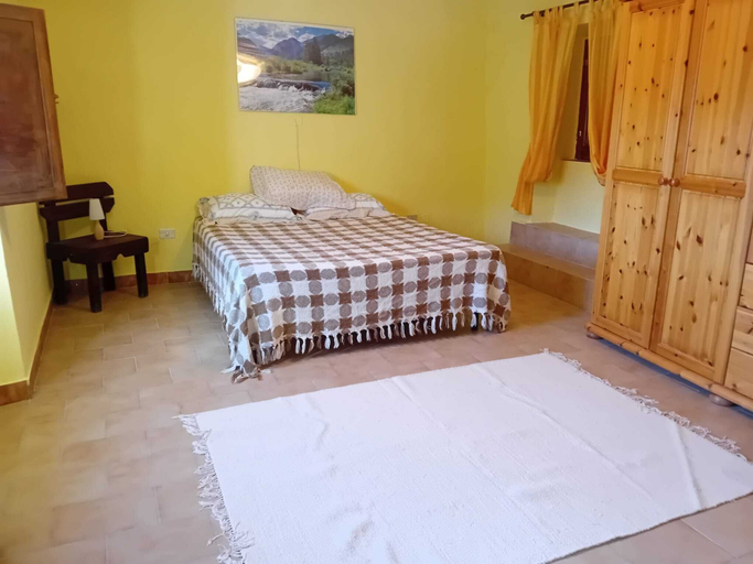 Room 2, Charming Mountain Retreat in Pacentro, Italy, L'Aquila