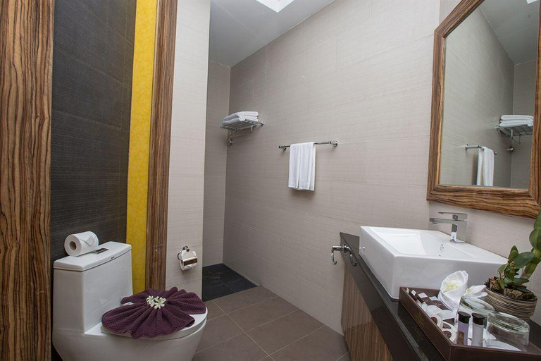 Bathroom 5, Royal Beach Boutique Resort & Spa (SHA Extra+), Ko Samui