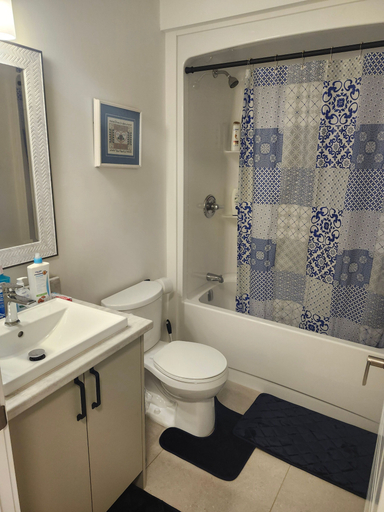 Bathroom 5, Cozy Riverview Apartment Modern Comfort and Scenic Views, Albert