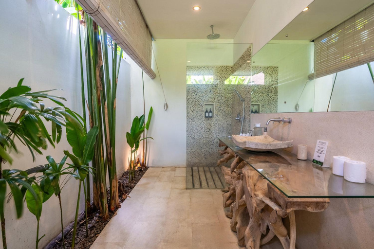 Bathroom, Villa Charles Ubud, Gianyar