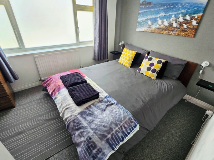 Bedroom 2, 3 Bed House Stunning Views And Free Parking, East Sussex