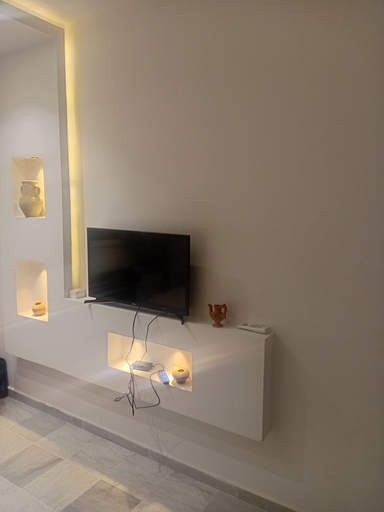 Room amenity 3, Charming 3-Bedroom Apartment Near Carthage, Tunisia, Carthage