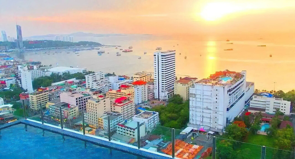 Aerial view, Sea View & Infinity Pool Best Of Pattaya, Pattaya