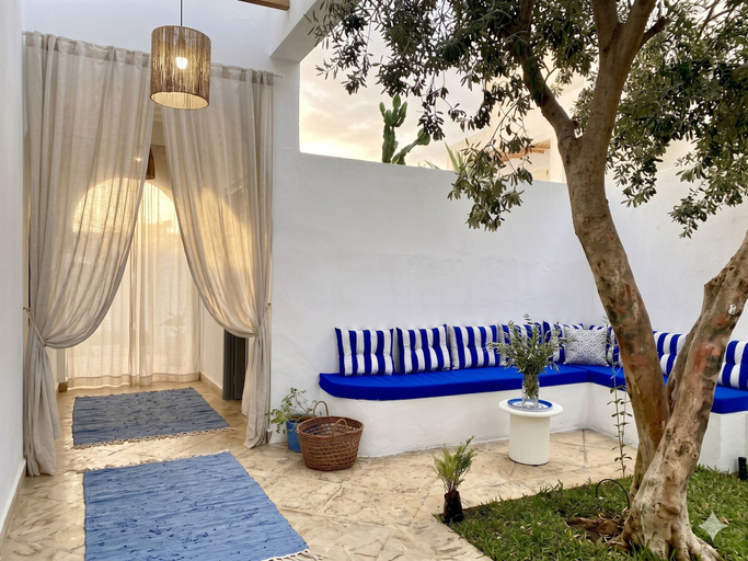 Primary image, Charming 2-bedroom Apartment With Ocean View in Carthage, La Marsa