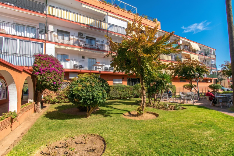 Outdoor dining 2, Cambural Beach Apartment, Málaga