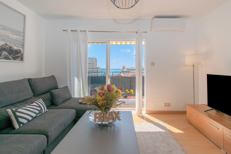 Living area, Cambural Beach Apartment, Málaga