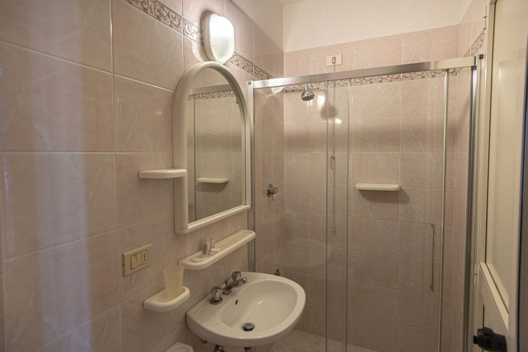 Bathroom 5, Camere Santa Chiara, Perugia