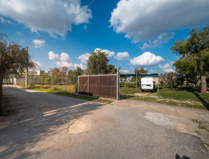 Property grounds 3, Sunrise Apartment in Villa With Private Parking and Air Conditioning, Lecce