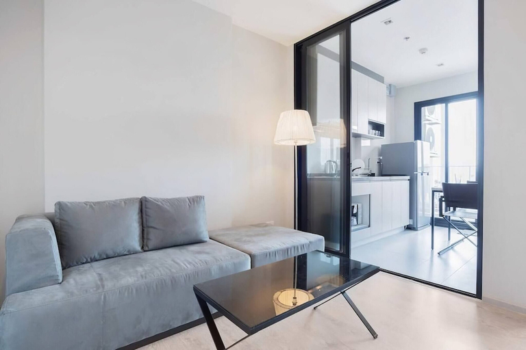 Living room 4, Central Pattaya Condo With Infinity Pool, Pattaya