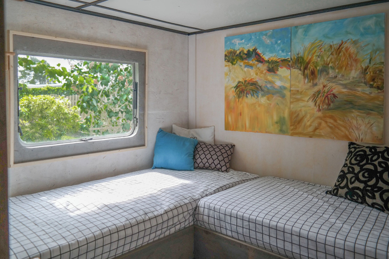 Room 3, Beautiful Quiet 2 Persons Caravan on the Lauwersmeer, Dongeradeel