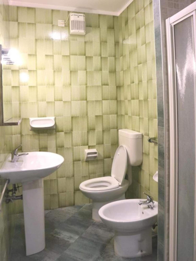 Bathroom 3, Essential Family Retreat Steps Away From the Sand, Udine