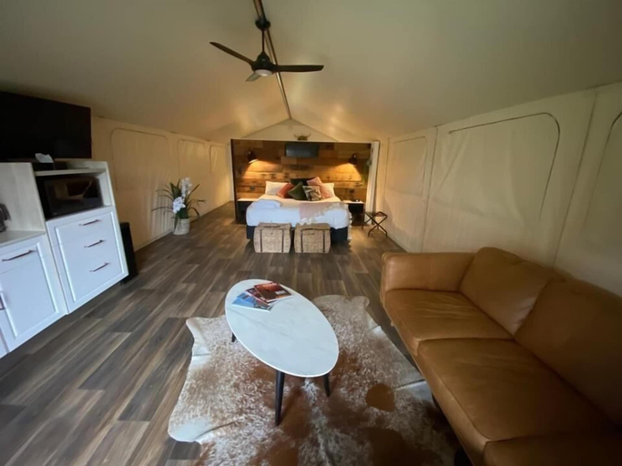 Bedroom 3, Splitters Farm, Burnett - Pt B