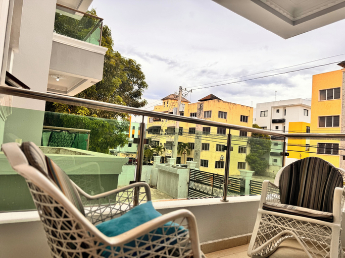 Balcony 2, NEW 8apts Enjoy Huge 4 Bedrs, Santiago de los Caballeros