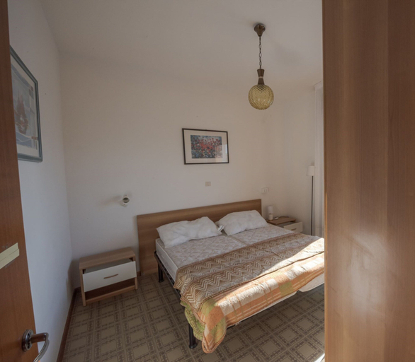Room 2, Flat in Building With Lift 250 m From the sea, Venezia