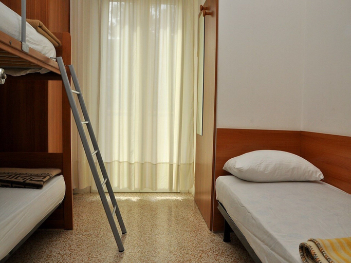 Bedroom 4, Welcoming Family Flat Near Thermae, Venezia