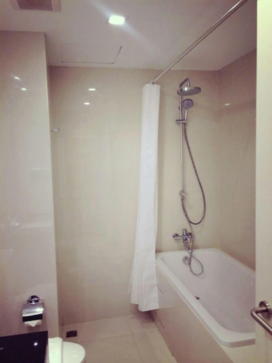 Bathroom 4, Rezt Bangkok - Hostel, Khlong Toey