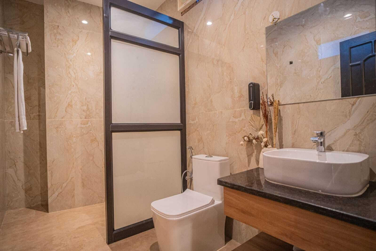 Bathroom 4, River View Resort, Hardwar