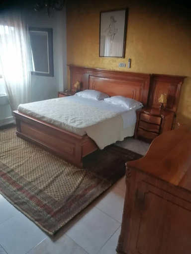 Room 4, Maison Blanche Biteng, Mfoundi