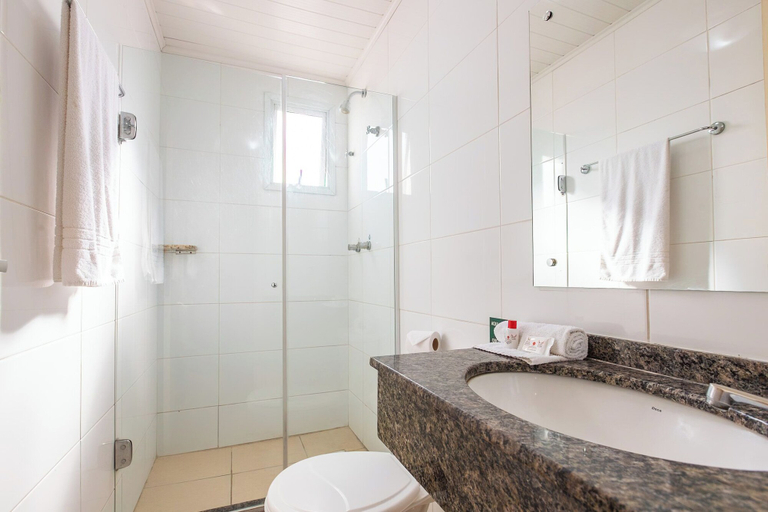 Bathroom 4, Hotel Express Canoas, Canoas