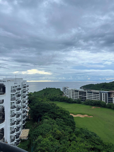 Exterior 2, Serene 1-Bedroom Apartment in Boracay with Pool Access, Malay