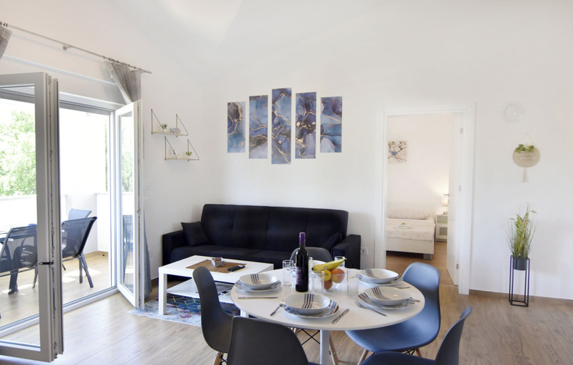 Living room 2, Modern Holiday Home With Shared Pool, Umag