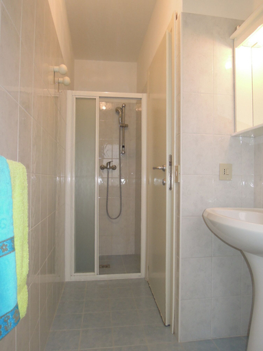Bathroom, Flat With Terrace Near the Beach - Beahost, Venezia
