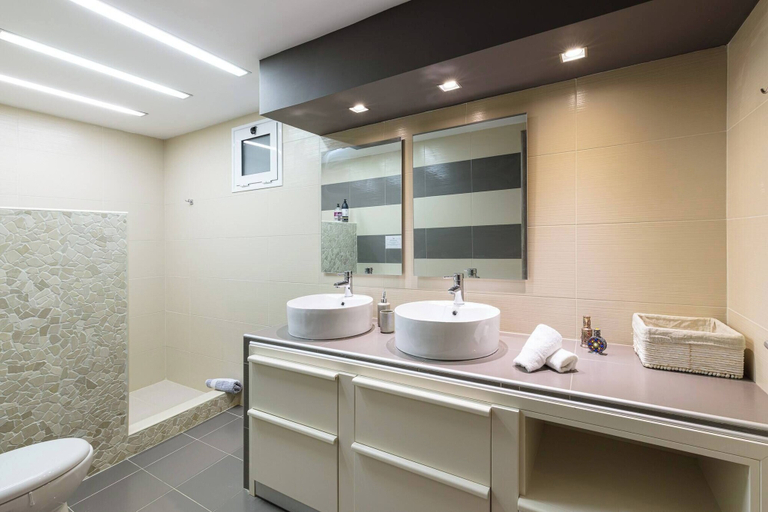 Bathroom 3, Gouves Beach Boutique Apartment, Crete