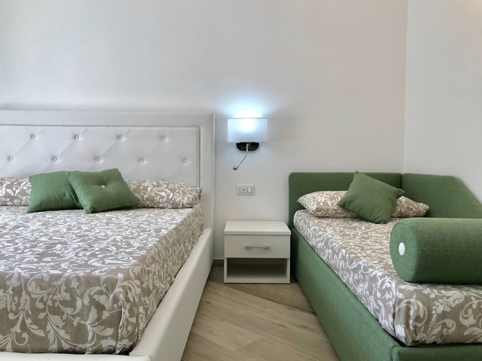 Bedroom 1, Trifoglio Apartment in S Pietro, Salerno