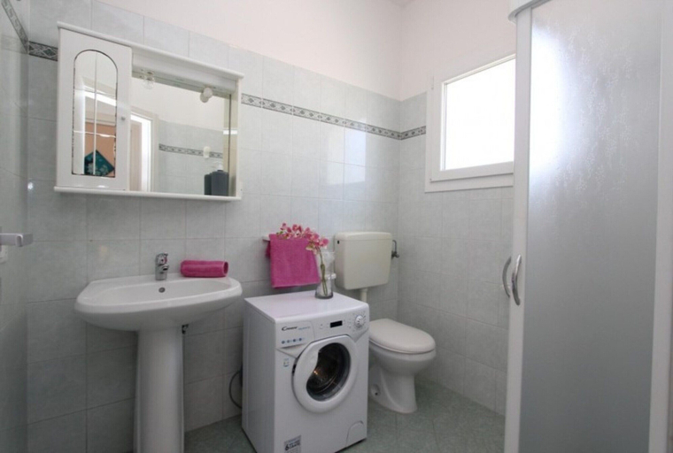 Bathroom amenities, Villa With Garden Near the sea, Venezia