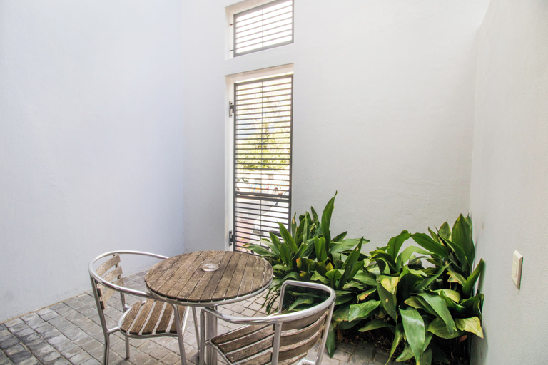 Exterior 2, Lovely one bedroom open plan apartment, City of Cape Town
