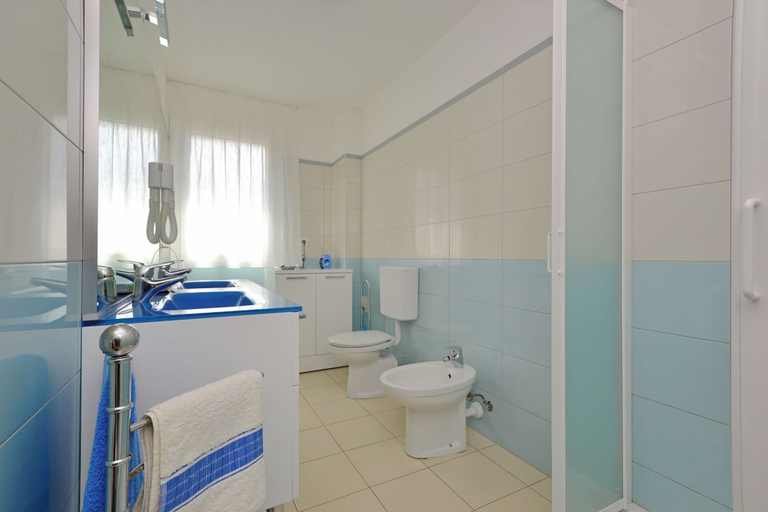 Bathroom 2, Coastal Flat With Spacious Balcony, Udine
