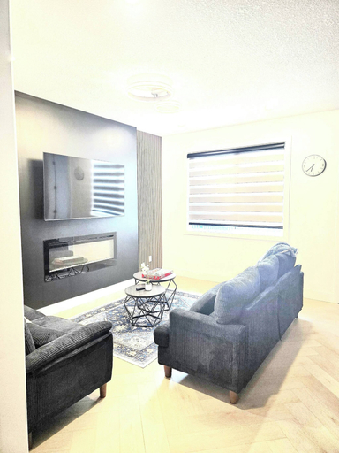 Living room 4, Serene Dwelling Home-4 Bedroom,pool Table Near Yeg- With AC, Division No. 11