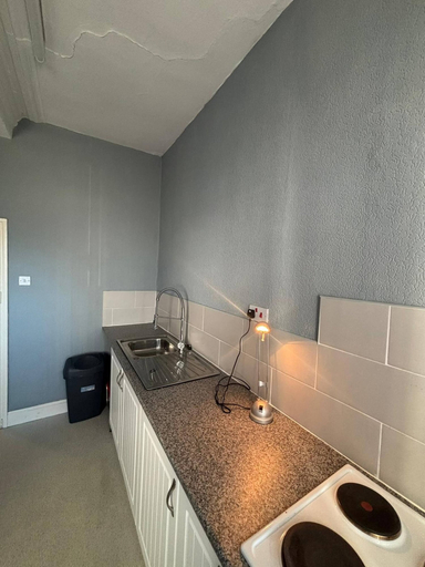 Private kitchen 5, Room-serene Ocean View Apartment Room in, Sunderland