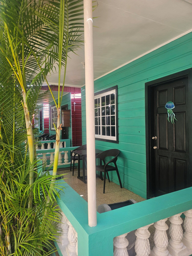 Exterior & Views, Roots Cafe Negril