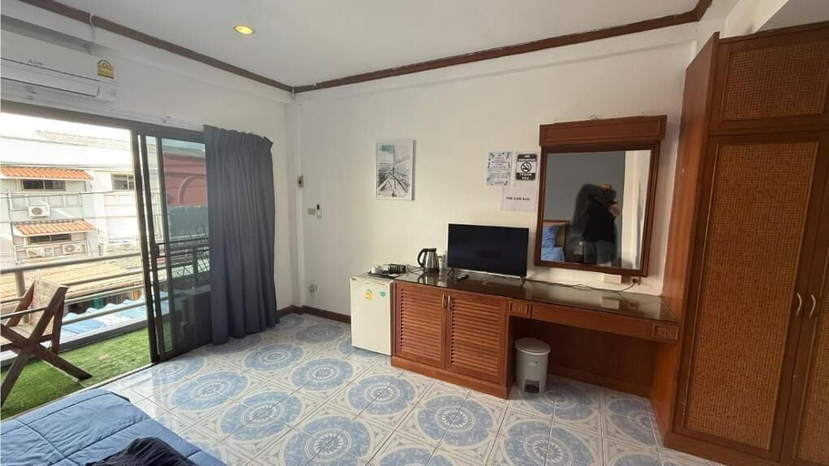 Interior 3, Chalong Paradise Guesthouse, Pulau Phuket