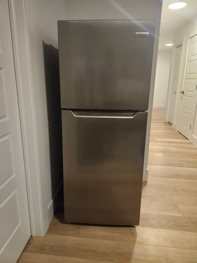 Interior 2, Cozy Riverview Apartment Modern Comfort and Scenic Views, Albert