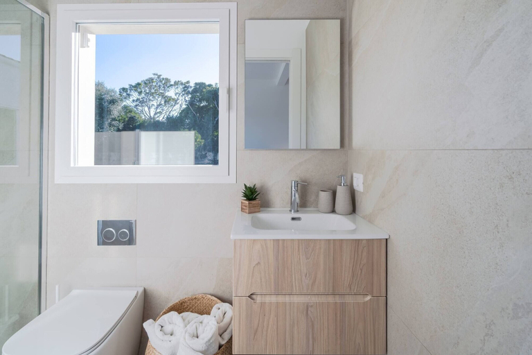Bathroom 4, Charming Villa in Fontane Bianche, Italy - Perfect for Families, Syracuse