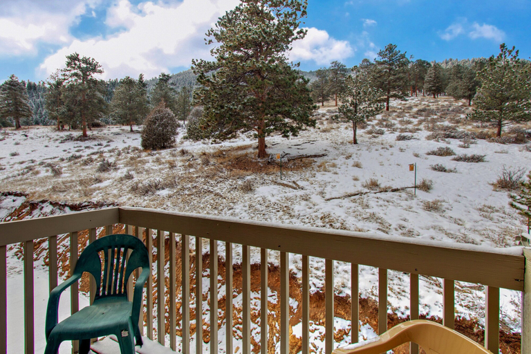 View from room 3, Comfortable Home With Breathtaking Mountain Views and High-speed Wifi, Larimer