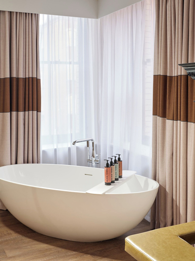 Bathroom 4, The Met Hotel Leeds - Newly Refurbished, Leeds