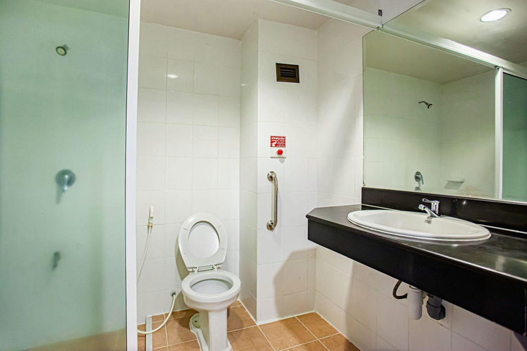 Bathroom 4, Chudchada Place Hat Yai, Hat Yai