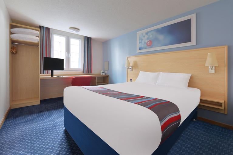 Bedroom 2, Travelodge Ludlow, Shropshire