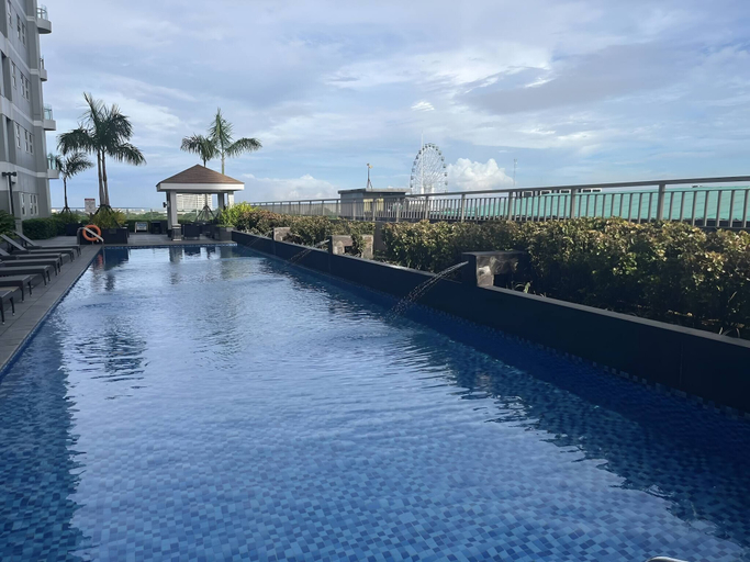 Pool 2, Luxury Bay Condo Near MOA With Balcony Free Wi-fi, Pasay City