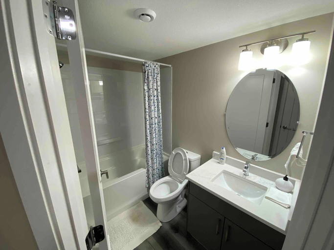 Bathroom 4, Serene and Stylish House Rental in Brighton, Saskatoon, Division No. 11