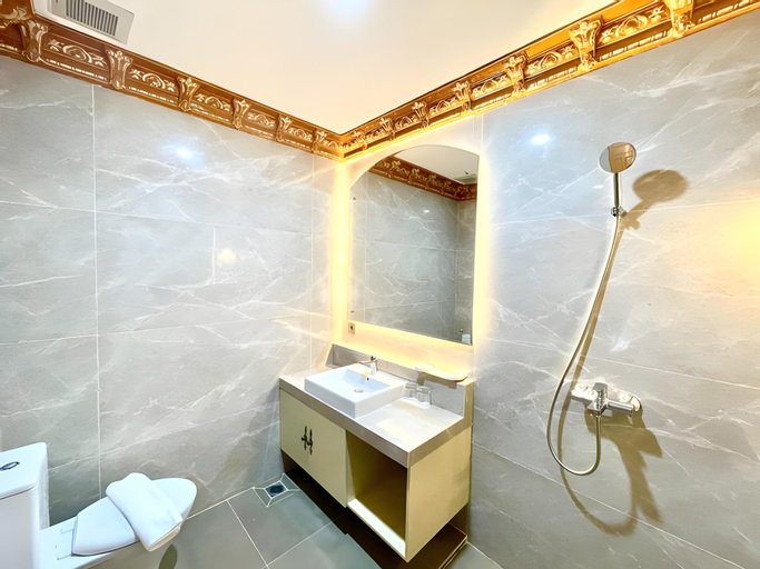 Bathroom 3, Atiyan Hotel Syariah, Bukittinggi