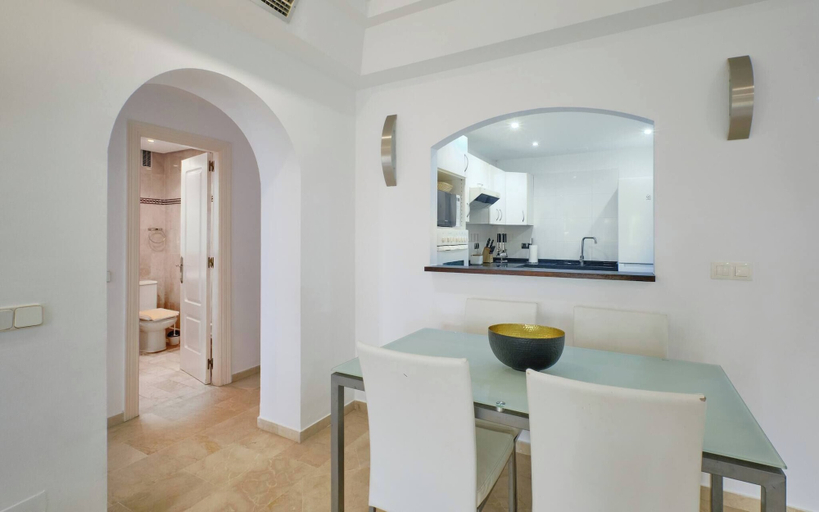 Others 4, Cozy Beach Side Apartment With Pool, Málaga