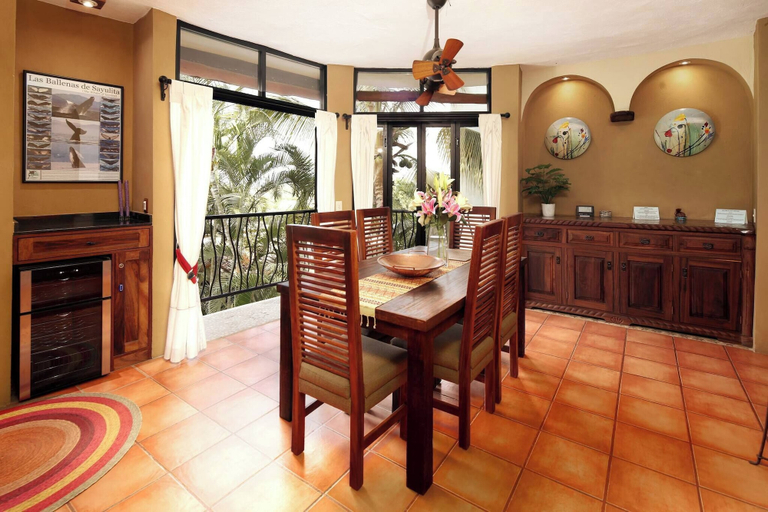 Others 5, Private 4-story Lux Villa, With 5-star Concierge, Compostela